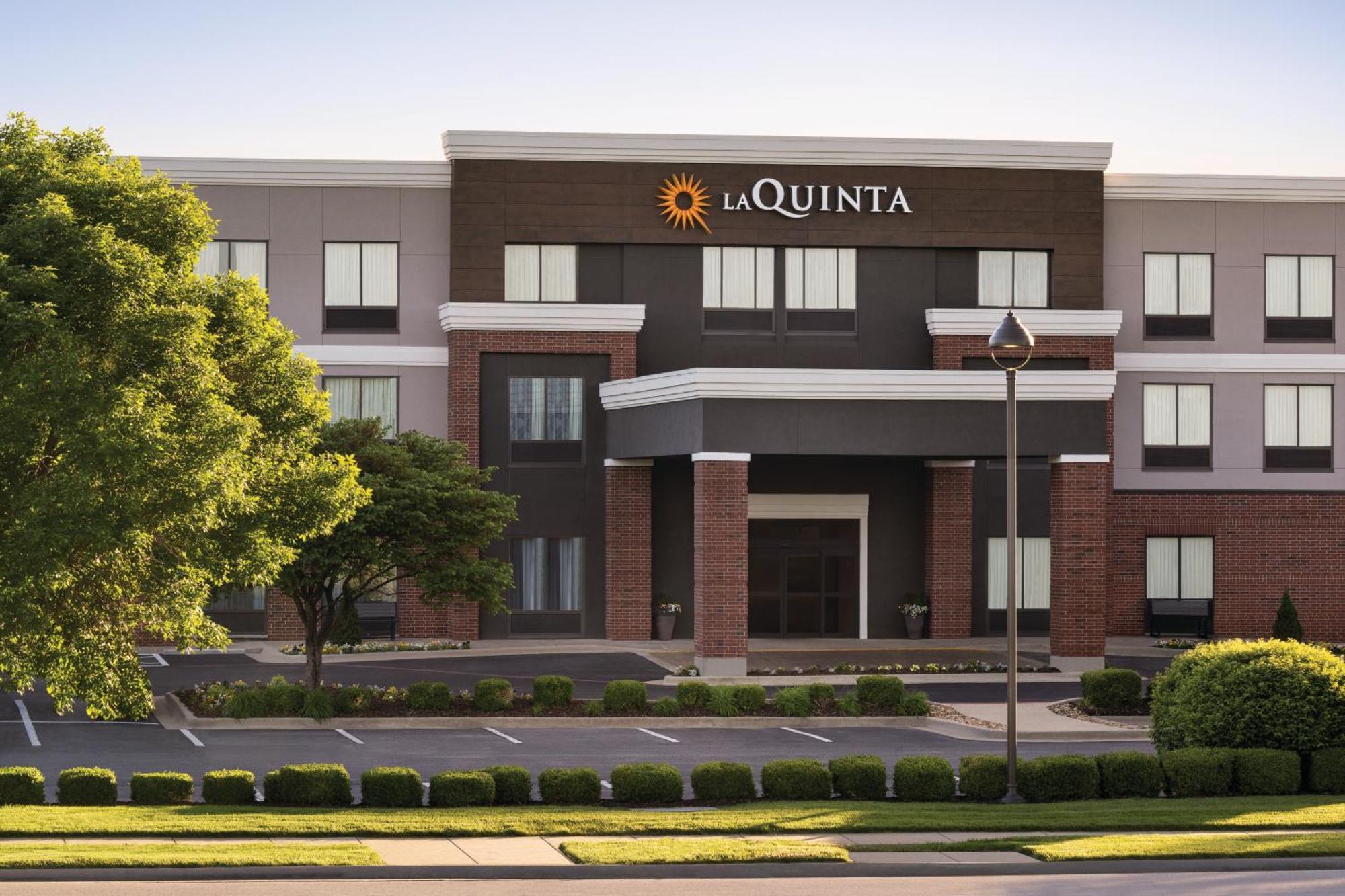 Готель La Quinta By Wyndham Springfield Airport Plaza Екстер'єр фото