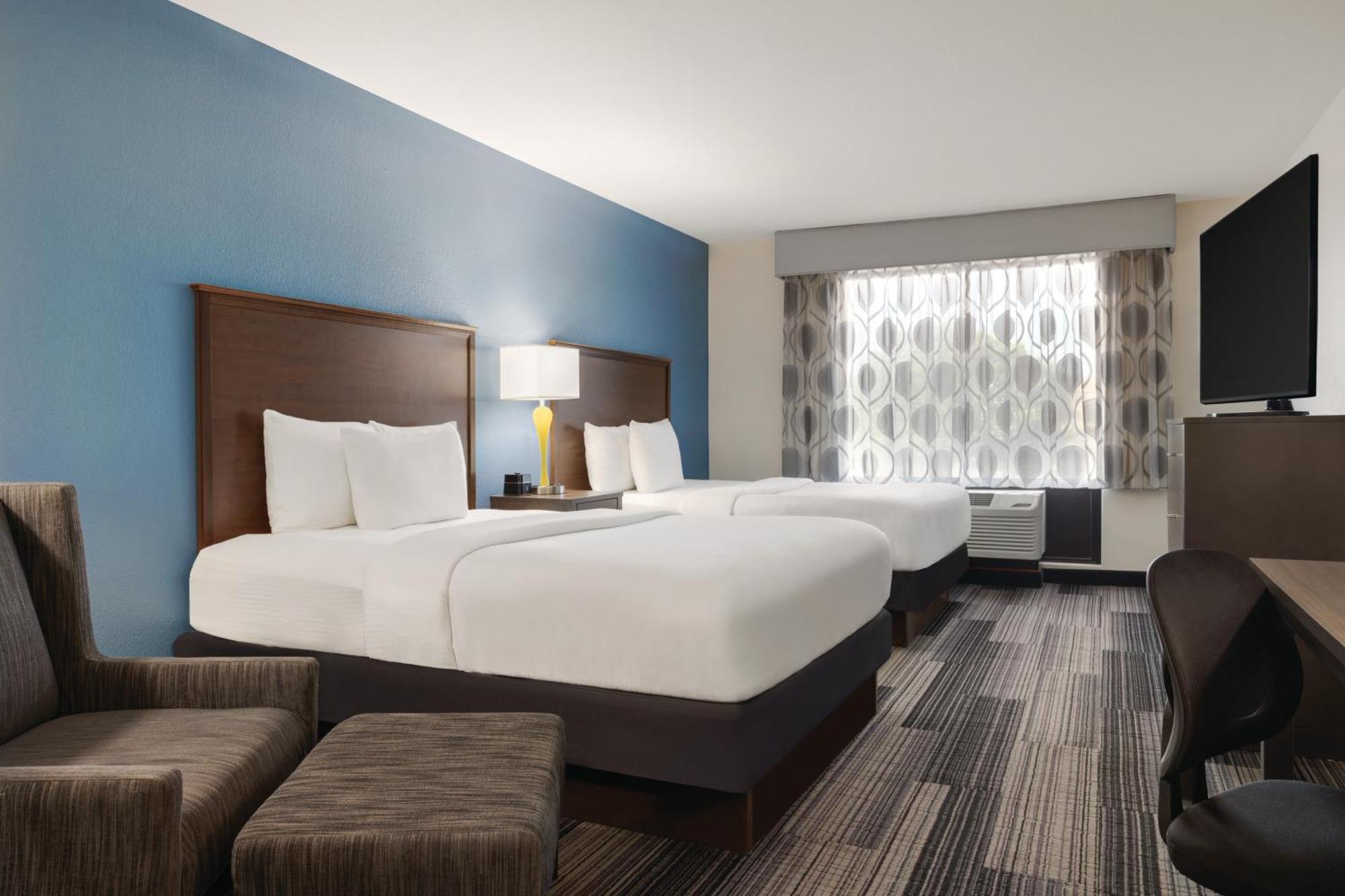 Готель La Quinta By Wyndham Springfield Airport Plaza Екстер'єр фото