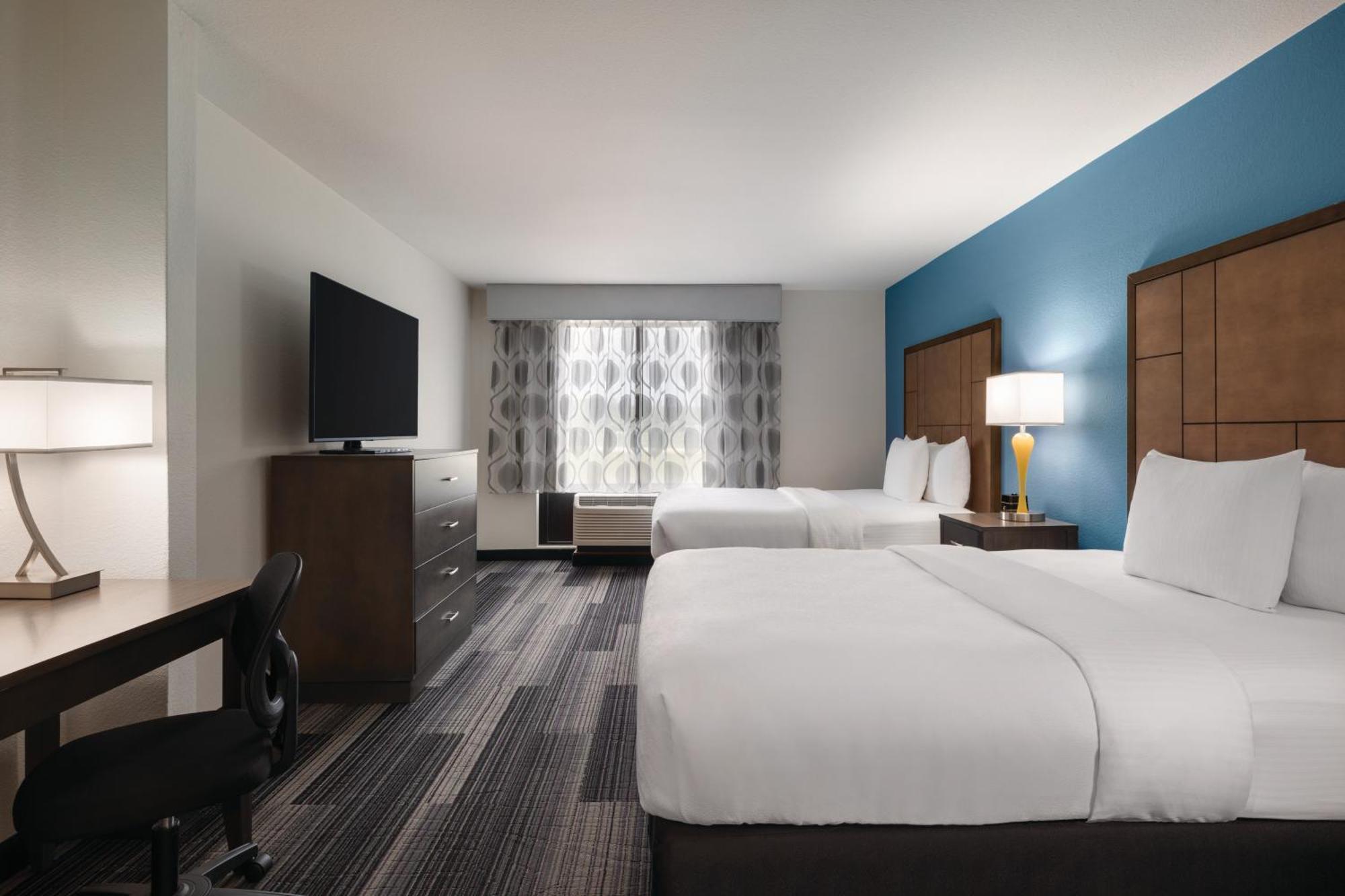 Готель La Quinta By Wyndham Springfield Airport Plaza Екстер'єр фото