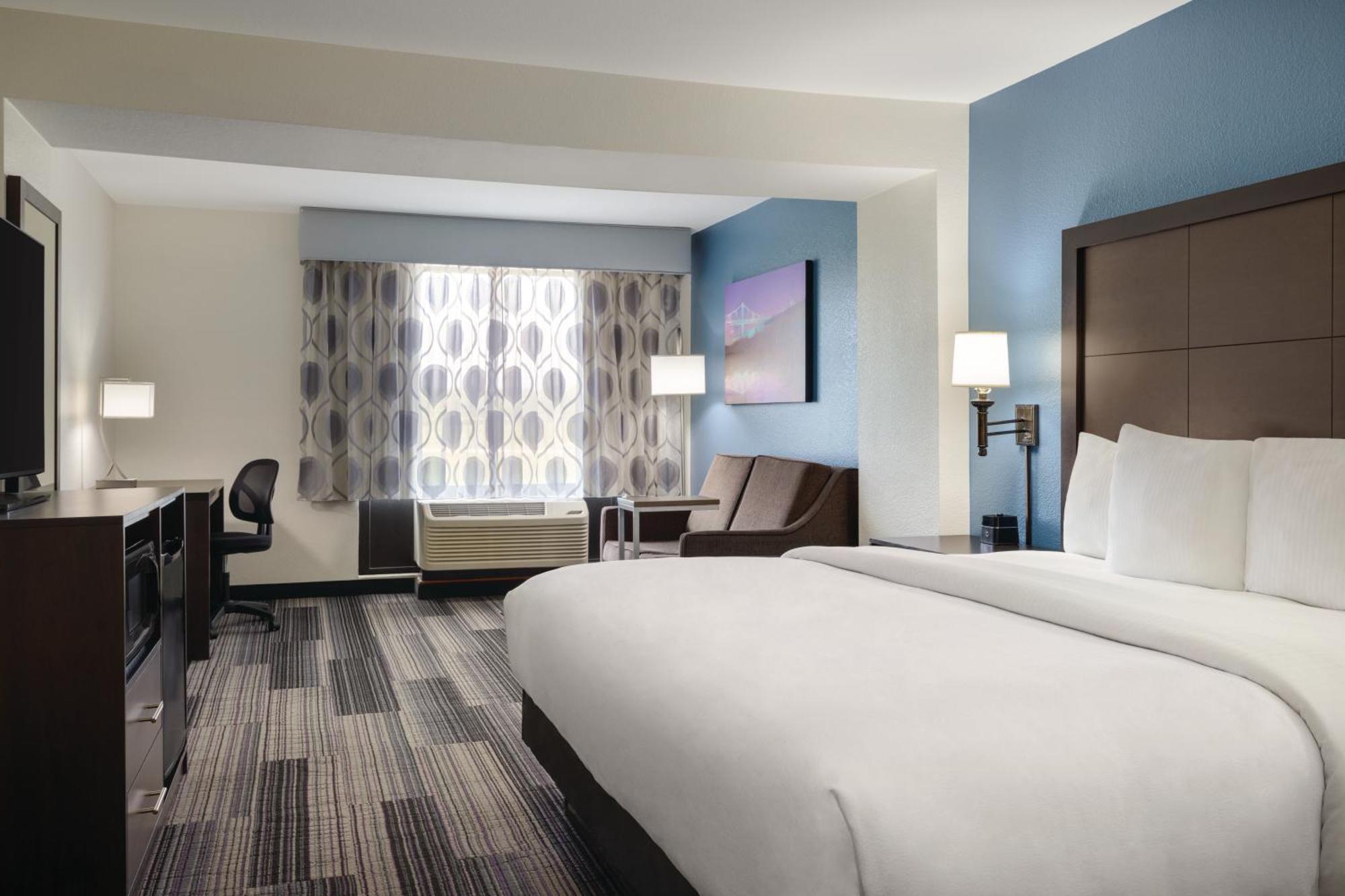 Готель La Quinta By Wyndham Springfield Airport Plaza Екстер'єр фото