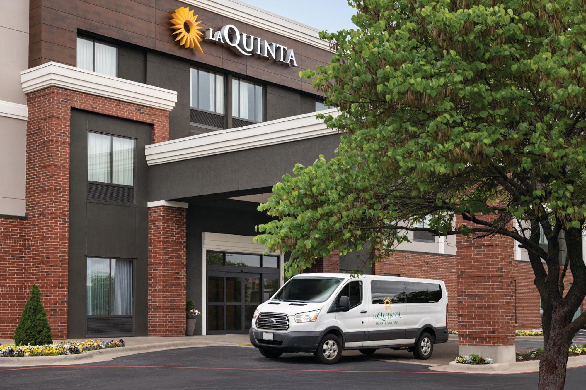 Готель La Quinta By Wyndham Springfield Airport Plaza Екстер'єр фото