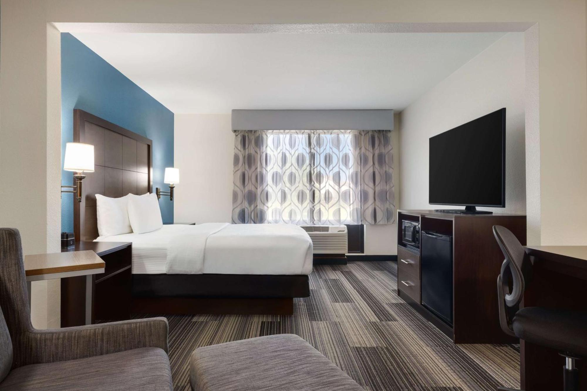 Готель La Quinta By Wyndham Springfield Airport Plaza Екстер'єр фото