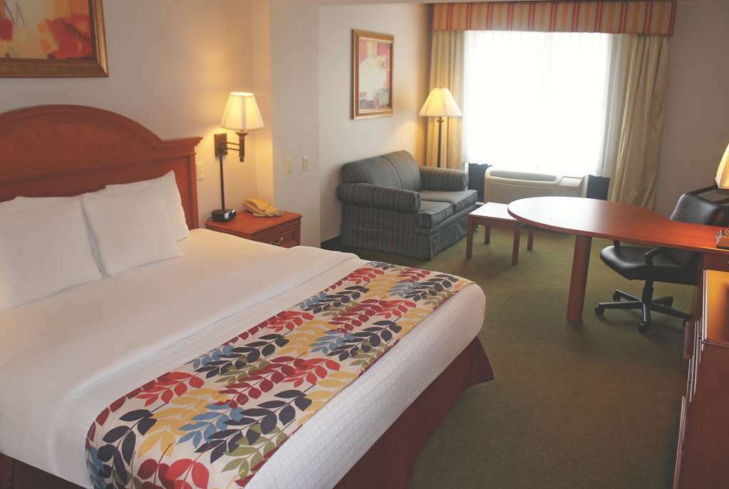 Готель La Quinta By Wyndham Springfield Airport Plaza Номер фото