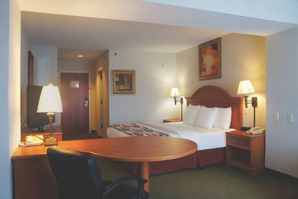 Готель La Quinta By Wyndham Springfield Airport Plaza Номер фото