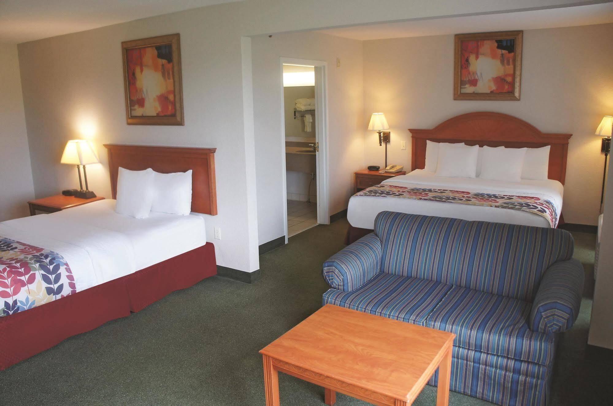 Готель La Quinta By Wyndham Springfield Airport Plaza Екстер'єр фото